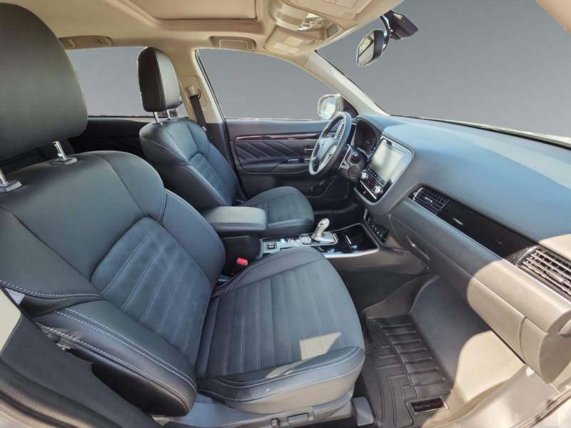 2022 Mitsubishi Outlander Plug-In Hybrid LE S-AWC