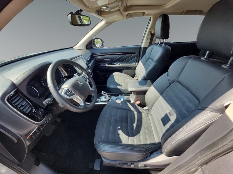 2022 Mitsubishi Outlander Plug-In Hybrid LE S-AWC