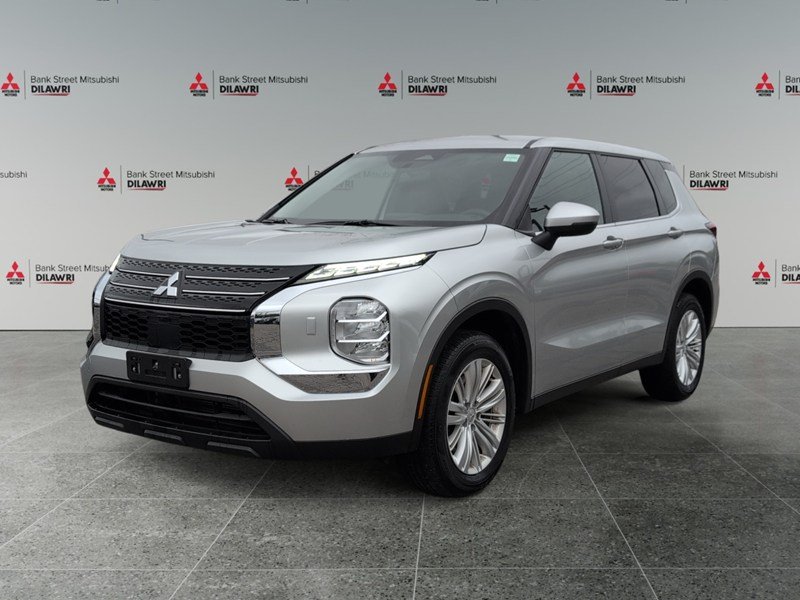 STERLING SILVER 2024 Mitsubishi Outlander ES S-AWC
