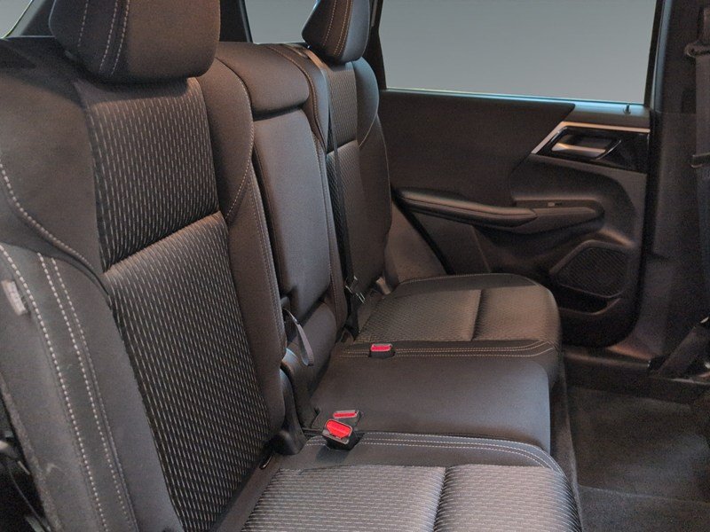 STERLING SILVER 2024 Mitsubishi Outlander ES S-AWC