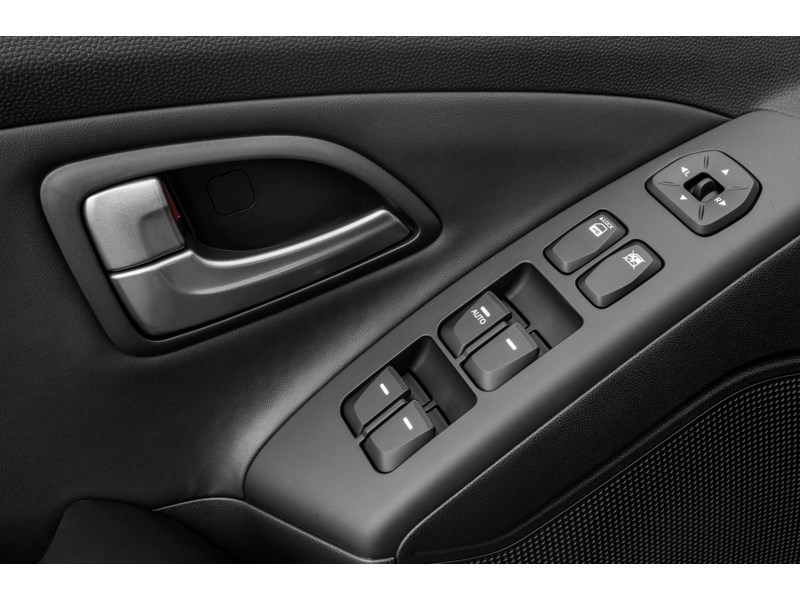 2015 Hyundai Tucson FWD 4dr Auto GL Exterior Shot 11