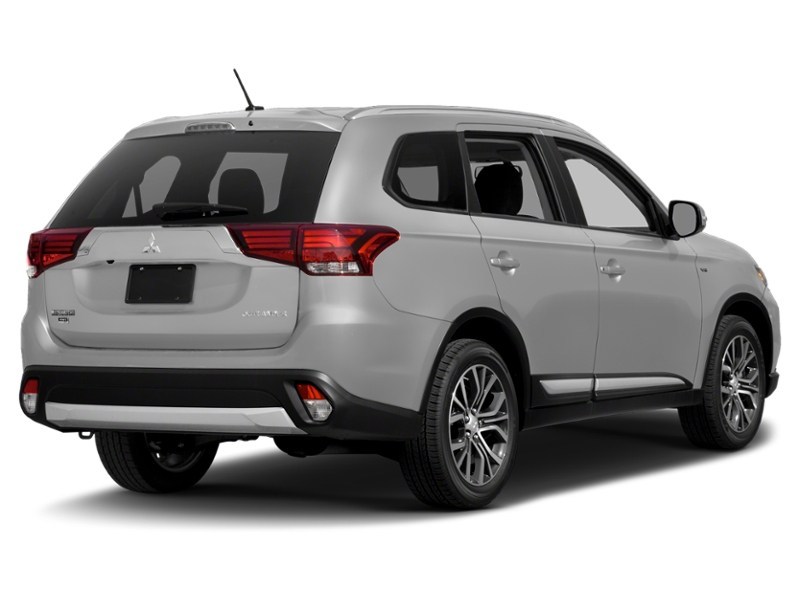 2017 Mitsubishi Outlander AWC 4dr ES Exterior Shot 2