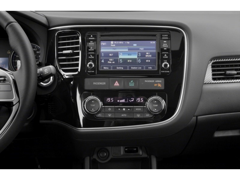 2017 Mitsubishi Outlander AWC 4dr SE Interior Shot 2