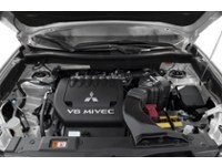 2017 Mitsubishi Outlander AWC 4dr ES Exterior Shot 3