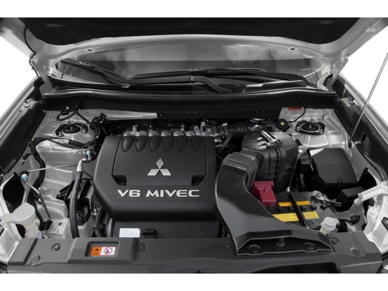 2017 Mitsubishi Outlander AWC 4dr SE Exterior Shot 3