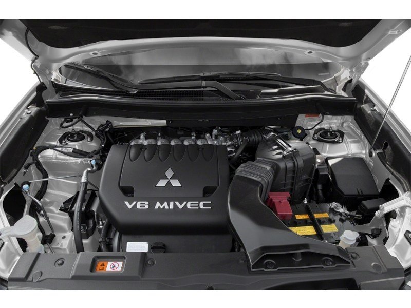 2017 Mitsubishi Outlander AWC 4dr ES Exterior Shot 3