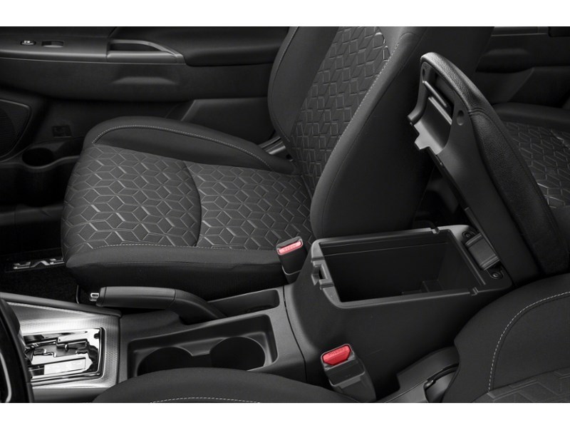 2020 Mitsubishi RVR ES AWC interior