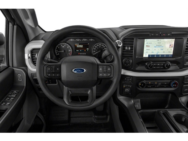 2023 Ford F-150 XLT 4WD SuperCrew 5.5' Box interior