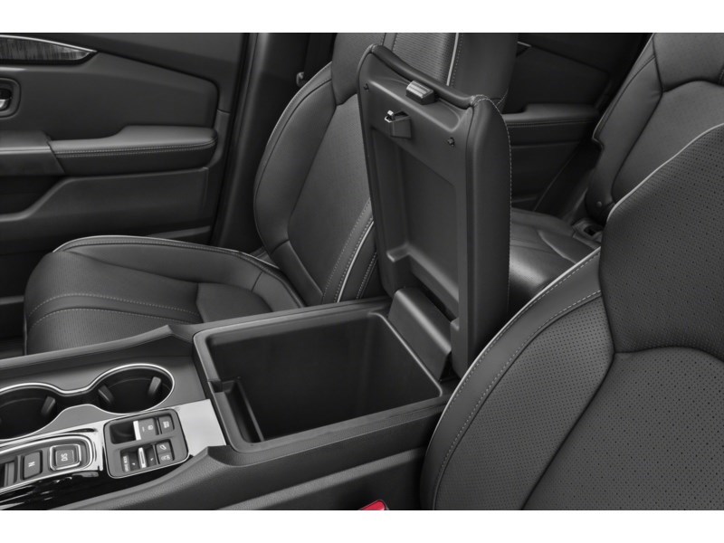 2023 Honda Pilot Touring AWD Interior Shot 7