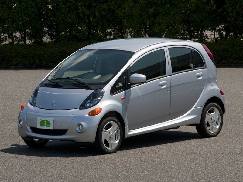 2017 Mitsubishi i-MiEV ES OEM Shot 1