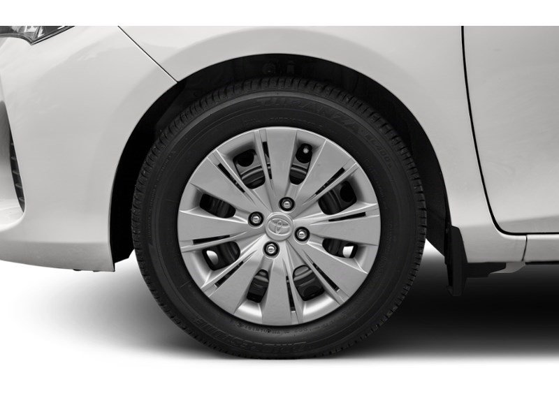 2017 Toyota Yaris 5dr HB Auto LE Exterior Shot 5