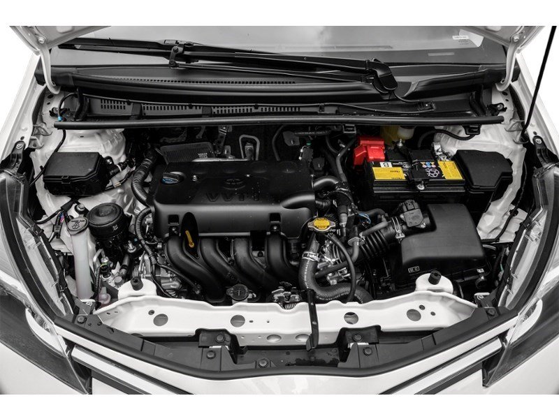 2017 Toyota Yaris 5dr HB Auto LE Exterior Shot 3