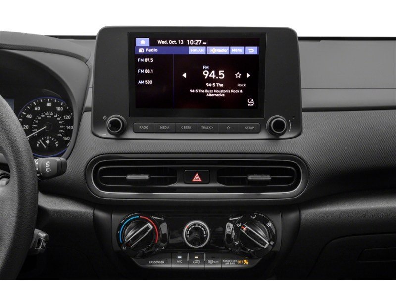 2022 Hyundai Kona 2.0L Essential AWD Interior Shot 2