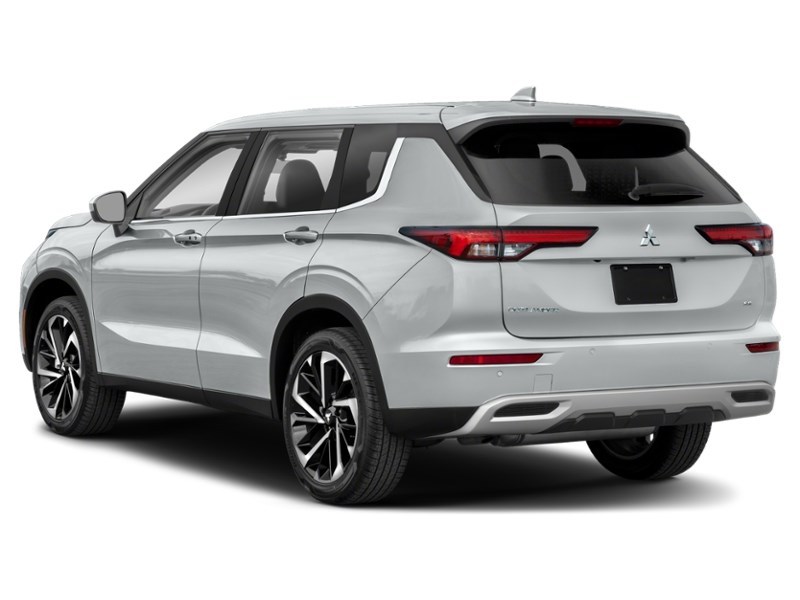 STERLING SILVER 2024 Mitsubishi Outlander SE S-AWC exterior