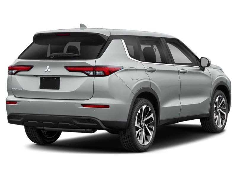2022 Mitsubishi Outlander LE S-AWC Exterior Shot 2