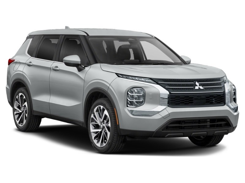 2022 Mitsubishi Outlander LE S-AWC Exterior Shot 8
