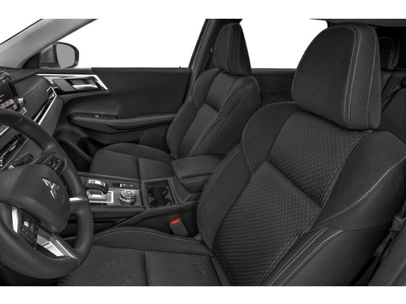 2022 Mitsubishi Outlander LE S-AWC Interior Shot 4