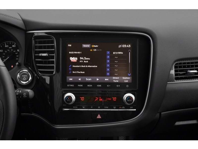 2022 Mitsubishi Outlander Plug-In Hybrid SE S-AWC Interior Shot 2