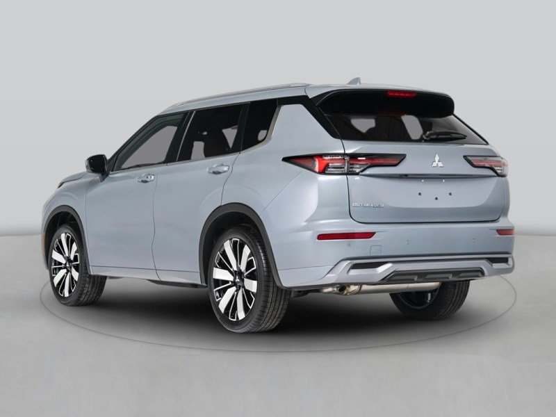 2026 Mitsubishi Outlander ES OEM Shot 2