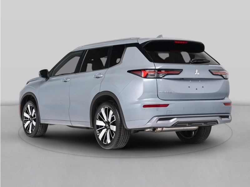 2025 Mitsubishi Outlander ES OEM Shot 2