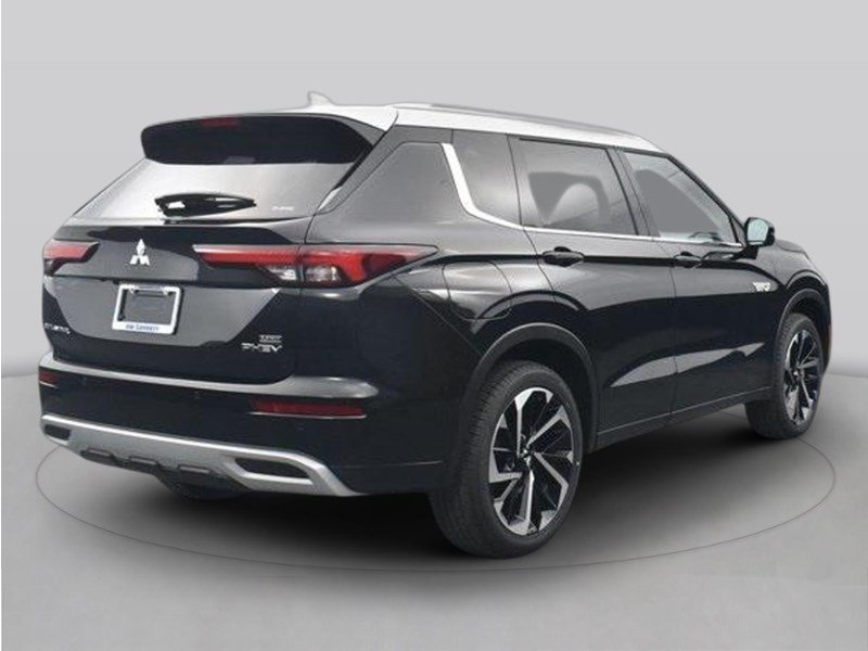 2025 Mitsubishi Outlander Plug-In Hybrid ES OEM Shot 3
