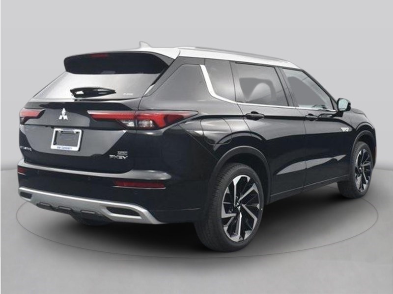 2026 Mitsubishi Outlander Plug-In Hybrid SEL S-AWC OEM Shot 3