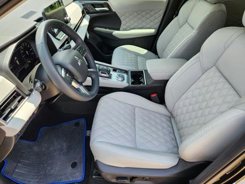 2026 Mitsubishi Outlander Plug-In Hybrid GT S-AWC OEM Shot 5