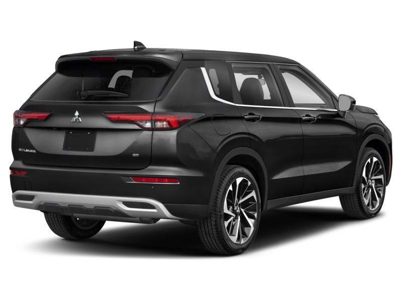 2022 Mitsubishi Outlander SE S-AWC Labrador Black Pearl  Shot 2